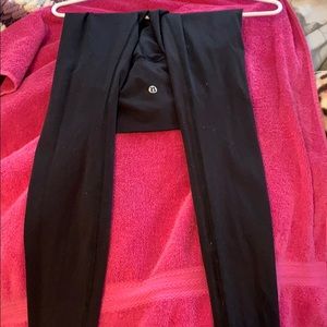 SIZE 2 LULULEMON just worn maybe 3 times.
